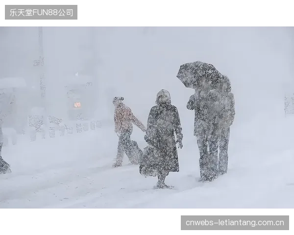 全球变暖背景下的新战场：极端天气将催生对超轻量防晒、瞬间降温等功能性运动服装的巨大需求，供应链需提前布局